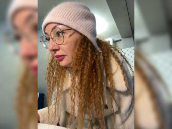 Pink-Lips webcam model stream image