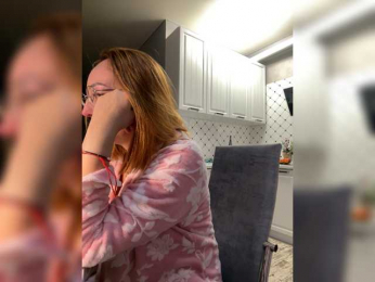 Pink-Lips webcam model stream image