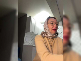 Pink-Lips webcam model stream image