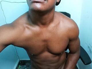 Kendo Muscle Big webcam model stream image