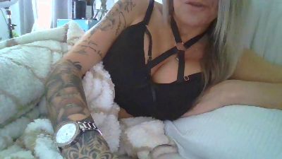 Tattedbadassx webcam model stream image