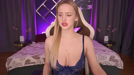 LylaYeess webcam stripchat model stream image