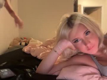 cassiemaee webcam model stream image