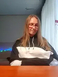 Evelina_cute webcam model stream image