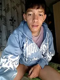 heyy_noah11 webcam model stream image