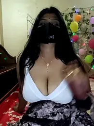 Reena_couple502 webcam model stream image