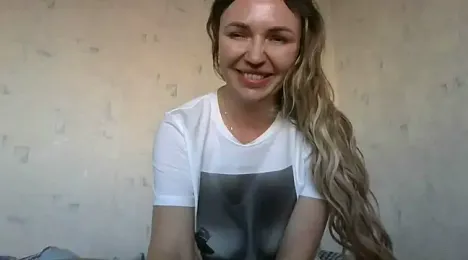 AngelinaLove28 webcam model stream image