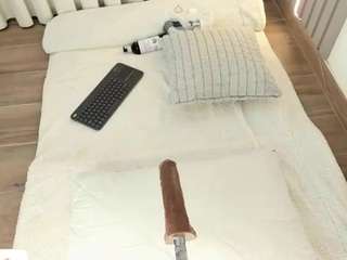 angie-roses webcam model stream image