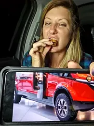 SheIsSomething webcam model stream image