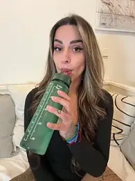 -Alisa webcam model stream image