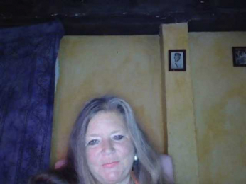 lady-vamp webcam model stream image