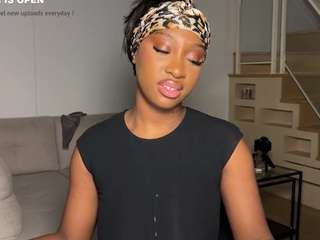 violet6xft webcam model stream image