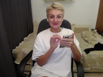 women_pleasures webcam model stream image