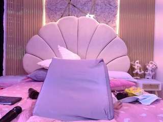 aisha-a webcam model stream image