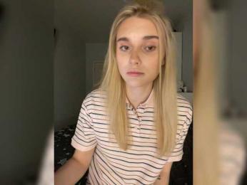 Lilpollii webcam model stream image
