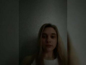 Lilpollii webcam model stream image