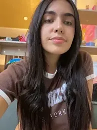 DaphneUwu webcam model stream image