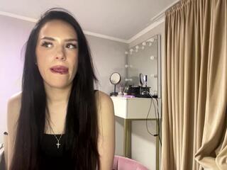 Janene Douvier webcam model stream image