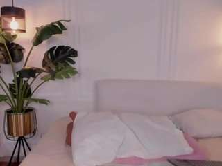 dafnne-hills webcam model stream image