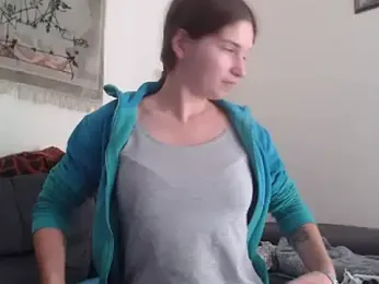 Mercedeswoman8 webcam model stream image