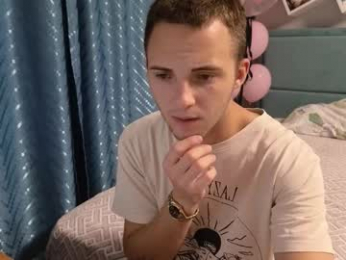 golden_boyyy21 webcam model stream image