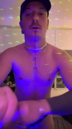 Boy_underyou webcam cam4 model stream image