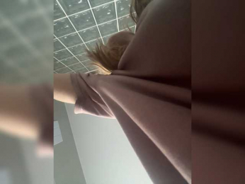 Kinesha webcam model stream image