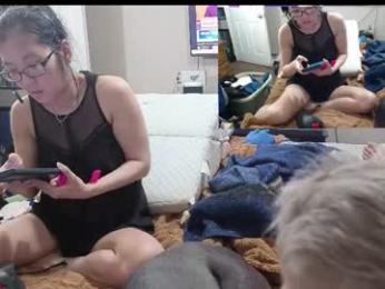 katandcrown webcam model stream image