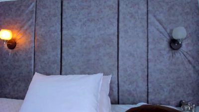 thara24 webcam model stream image