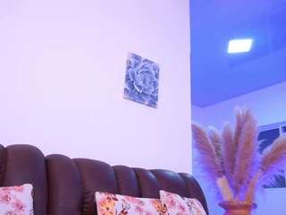 lara-giraldo webcam model stream image