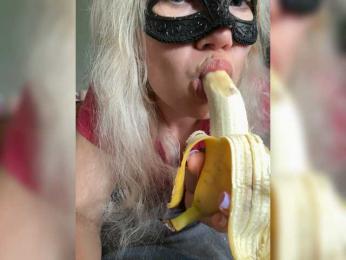 Roxi13 webcam model stream image