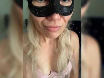 Roxi13 webcam model stream image