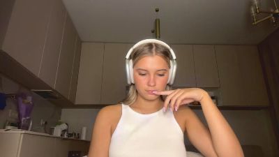 RubyeStrande webcam model stream image