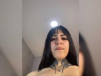bloom-cherryx webcam model stream image