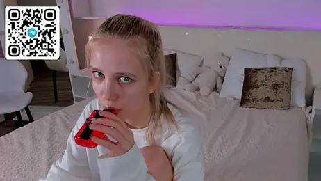 Anellyball webcam model stream image