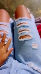 Scarlett_pee webcam model stream image