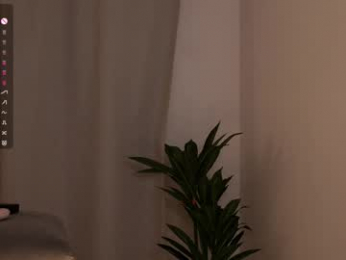 cute_shine webcam model stream image