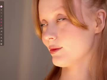 cute_shine webcam model stream image