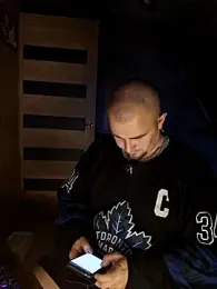 Foxyshaved webcam model stream image