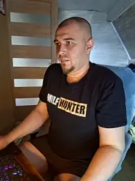 Foxyshaved webcam model stream image