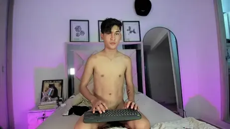 Adriien19 webcam model stream image