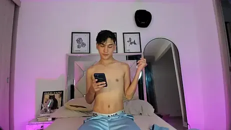 Adriien19 webcam stripchat model stream image