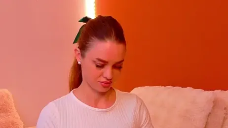 Mirra_ webcam model stream image