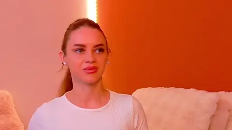 Mirra_ webcam model stream image