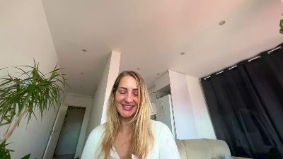 dollshorny webcam model stream image