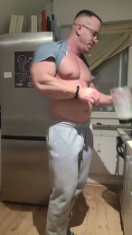 yumyum18 webcam model stream image