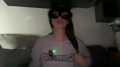 SilentScreamsVan- webcam stripchat model stream image