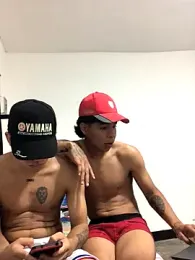 clousth webcam model stream image