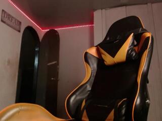 Chrys Harris webcam model stream image