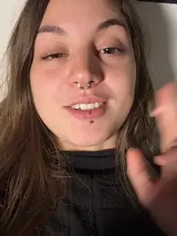 AlbaPetite webcam model stream image